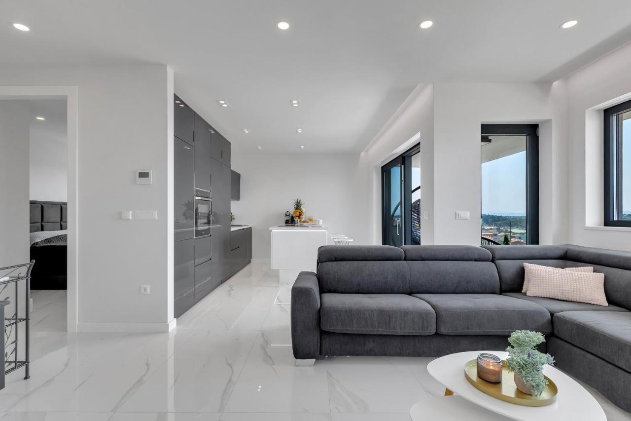 Luxury Seaview Apartment Dzenan Макарська Екстер'єр фото